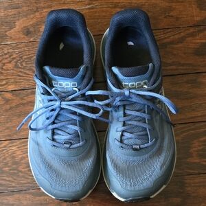 Topo Athletic Ultraventure 4 Size 8